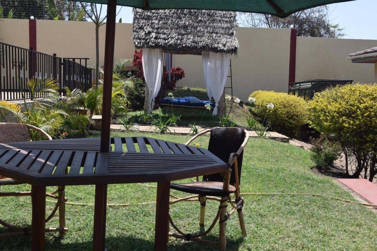 Stasumo House Arusha Bed & Breakfast ภายนอก รูปภาพ